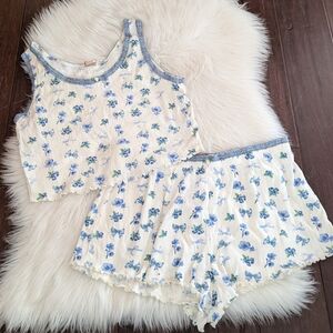 Messy Bun Just Chillin Floral Blue White Tank Top Shorts Pajama Set XL
